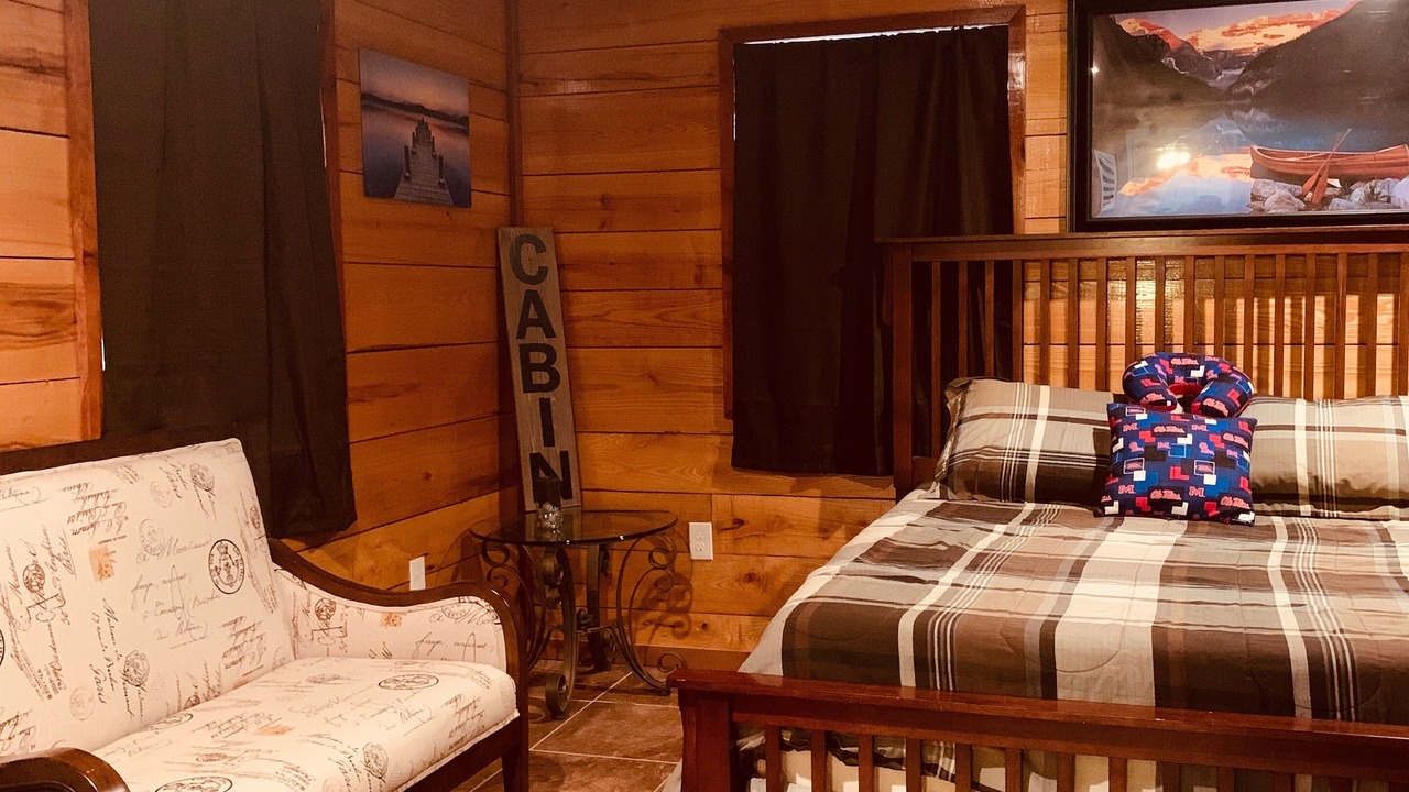 Photo of Bedroom in Petal