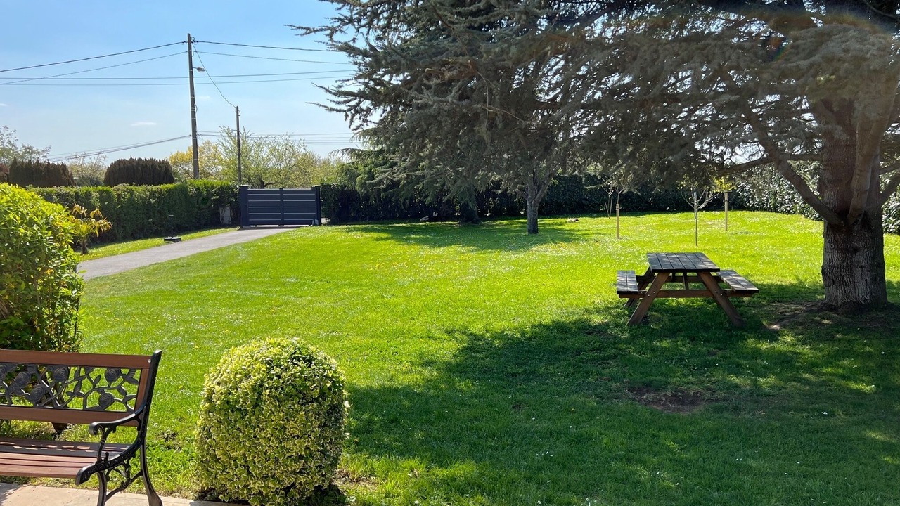 Photo of Outdoor in Petiville