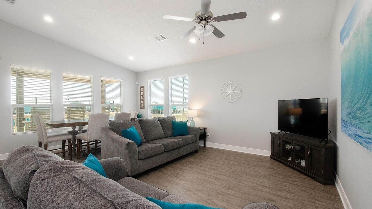 Photo of Bedroom in Crystal Beach