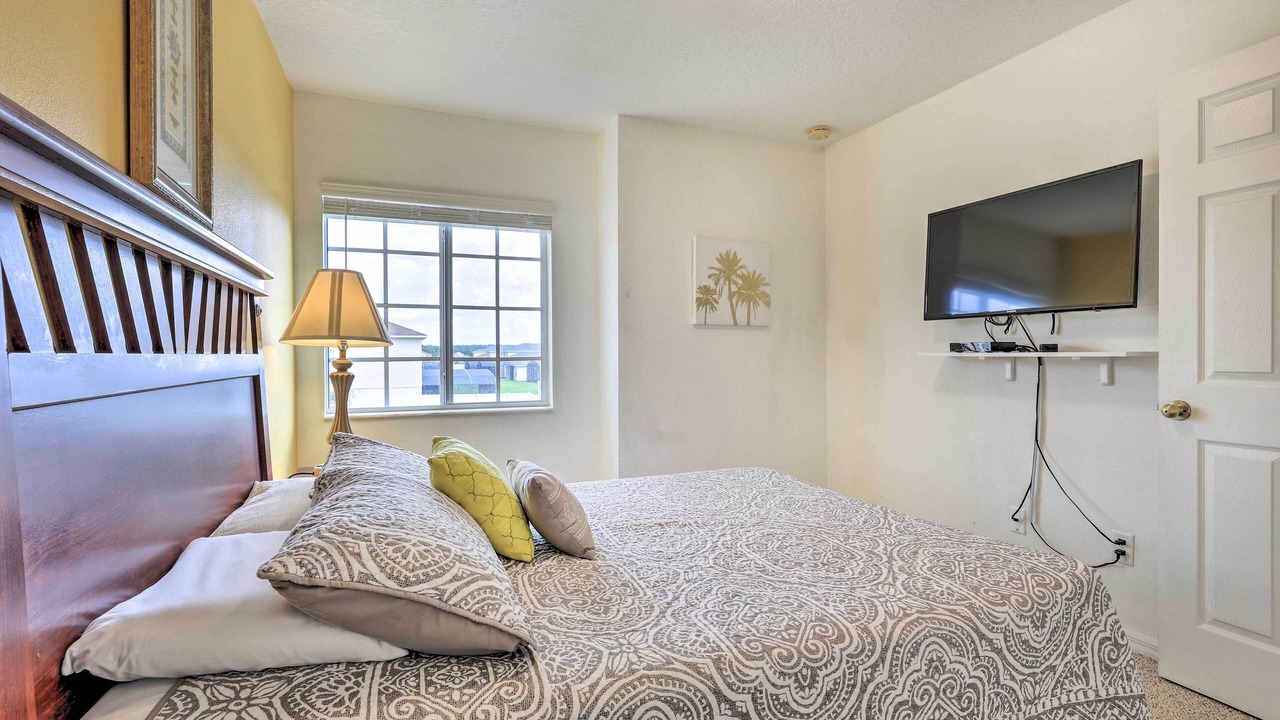 Photo of Bedroom in Crystal Cove