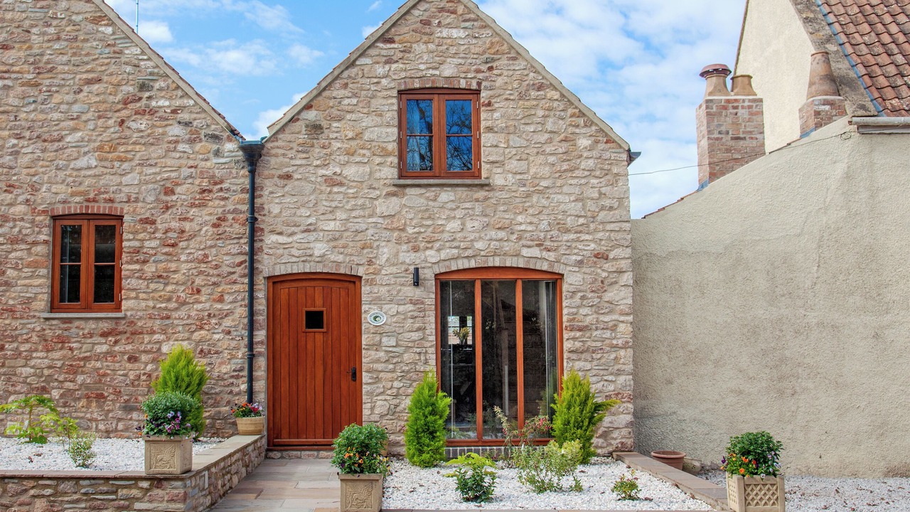 Photo of Outdoor in Hewish