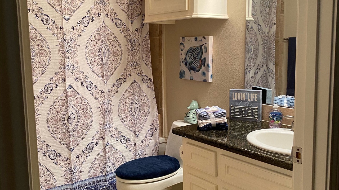 Photo of Bathroom in Seven Coves