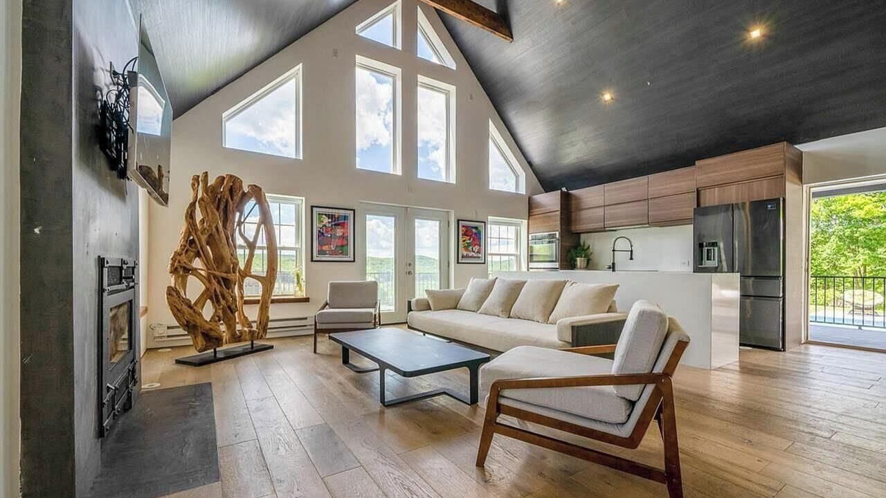 Photo of Livingroom in Parksville