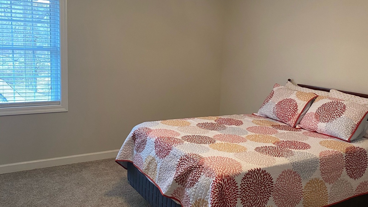 Photo of Bedroom in Kuttawa