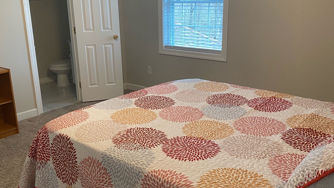 Photo of Bedroom in Kuttawa