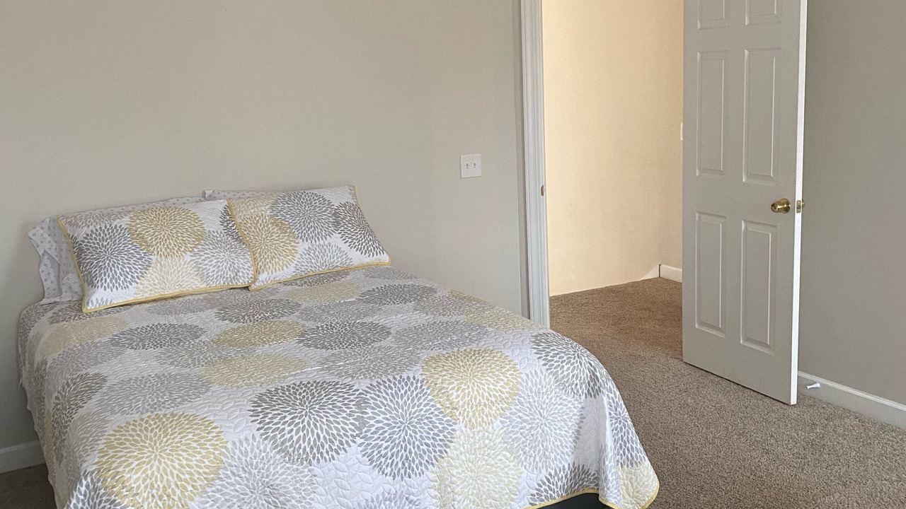 Photo of Bedroom in Kuttawa