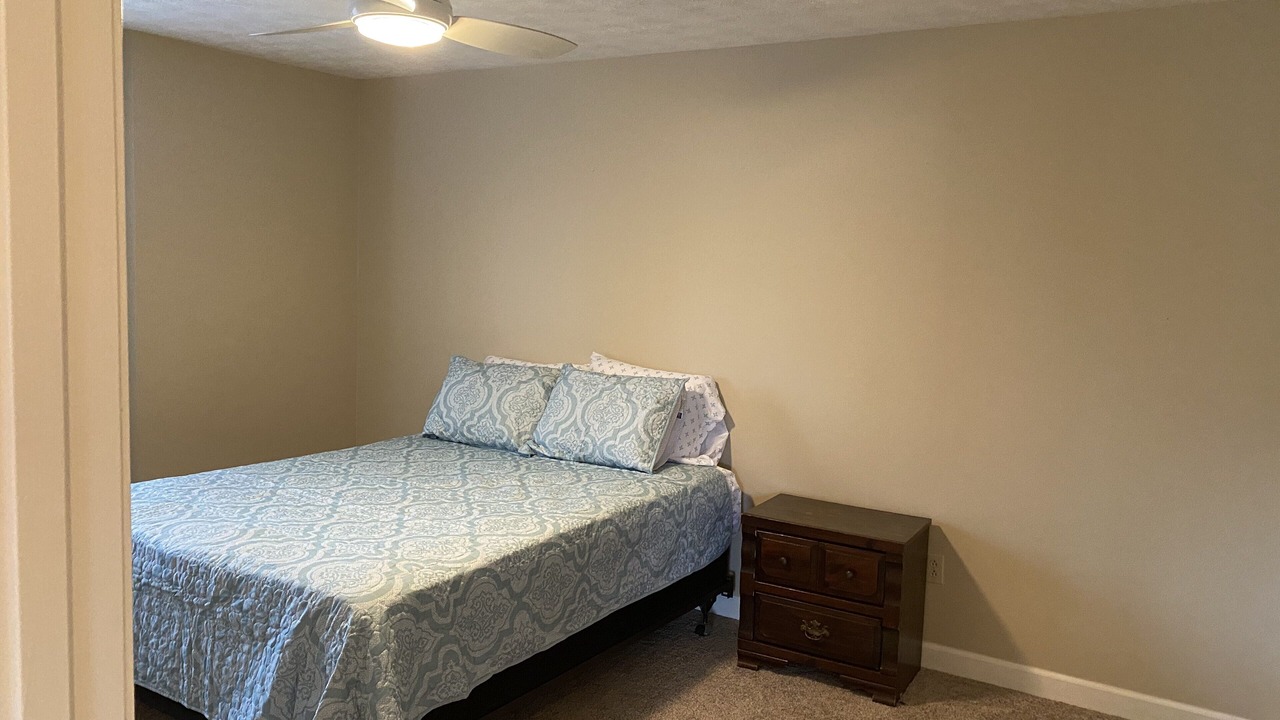Photo of Bedroom in Kuttawa