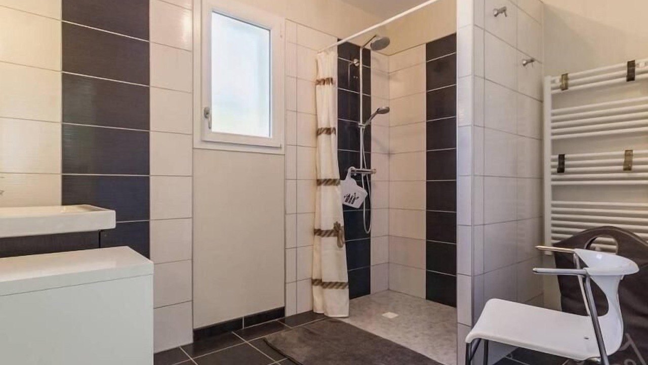 Photo of Bathroom in Pornic