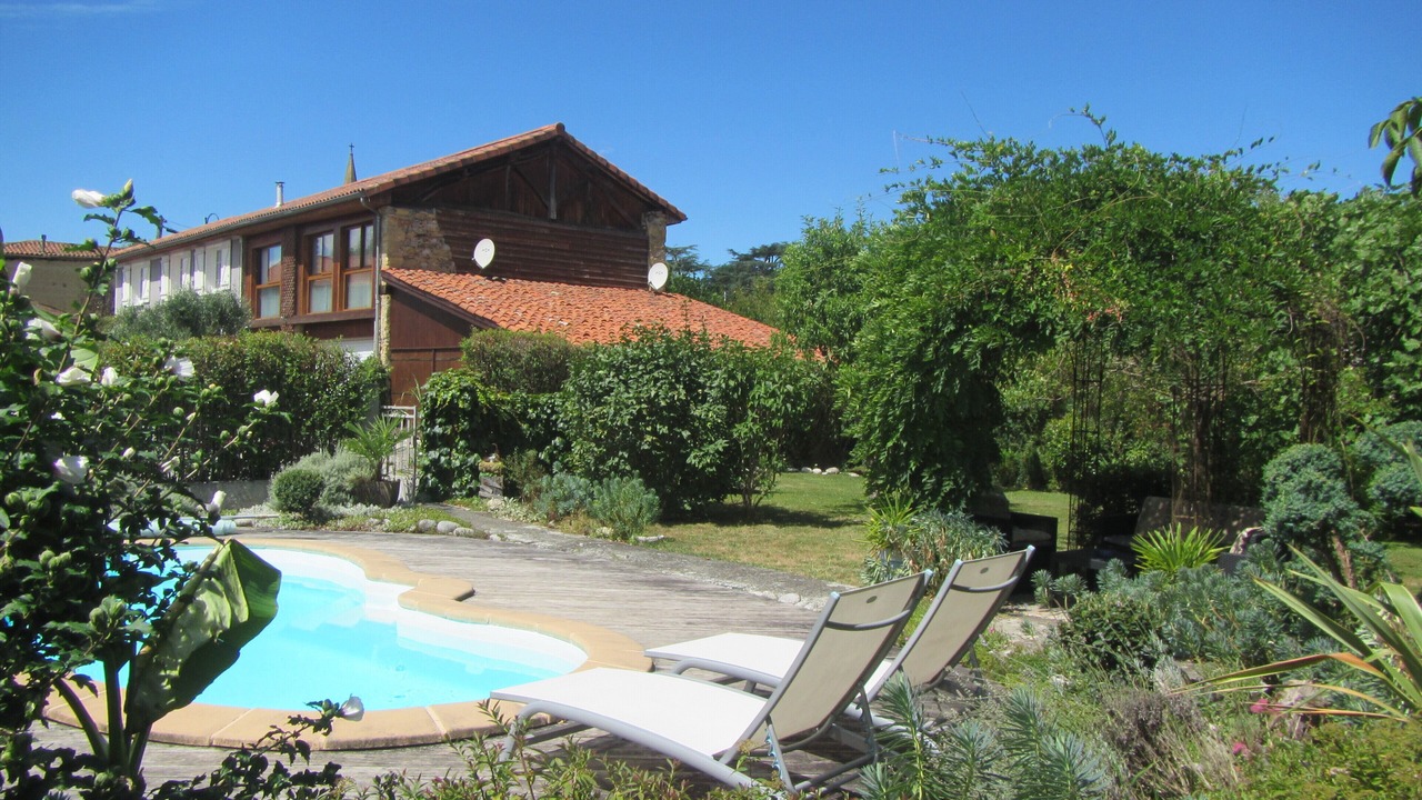 Photo of Outdoor in Villeneuve-de-Riviere