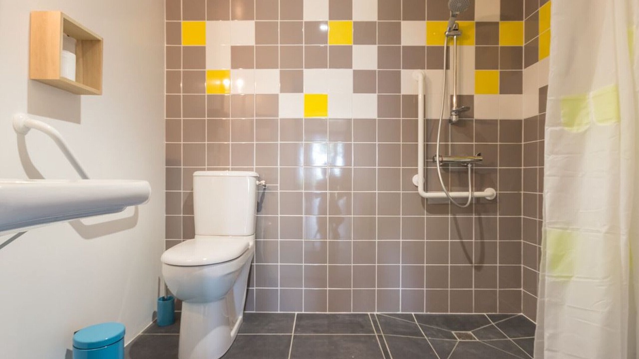 Photo of Bathroom in La Chapelle-Saint-Sauveur