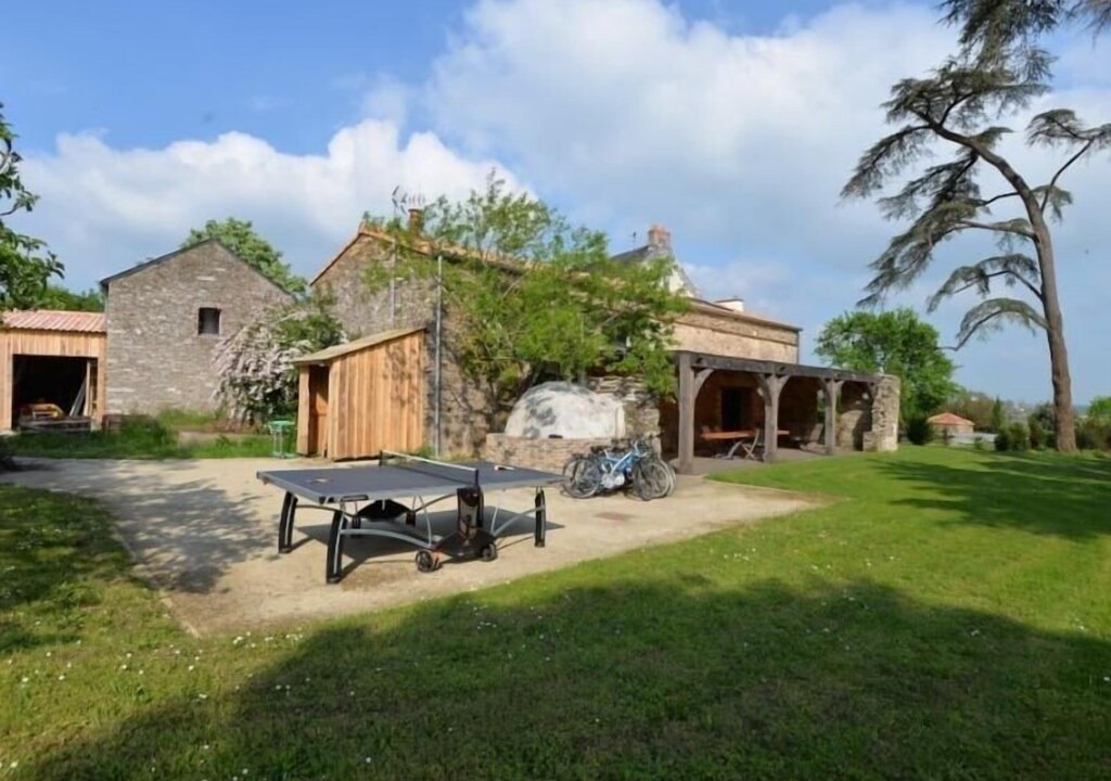 Photo of Buildings in Le Cellier
