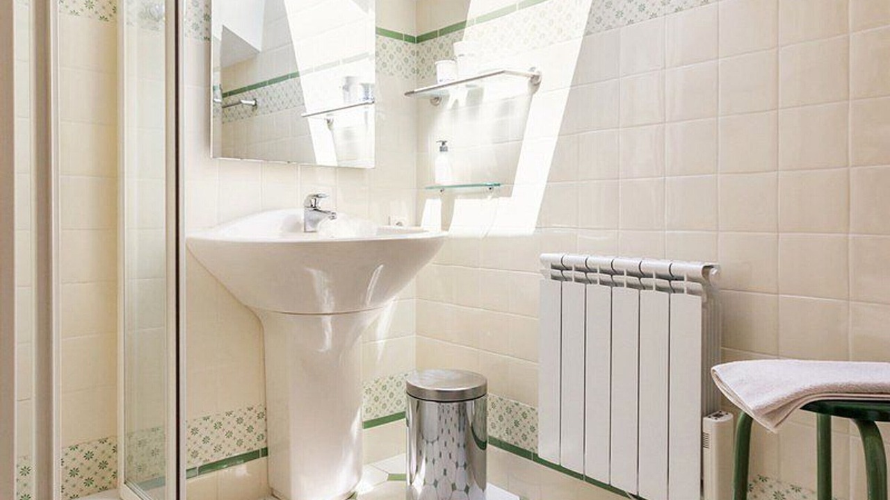 Photo of Bathroom in Clis