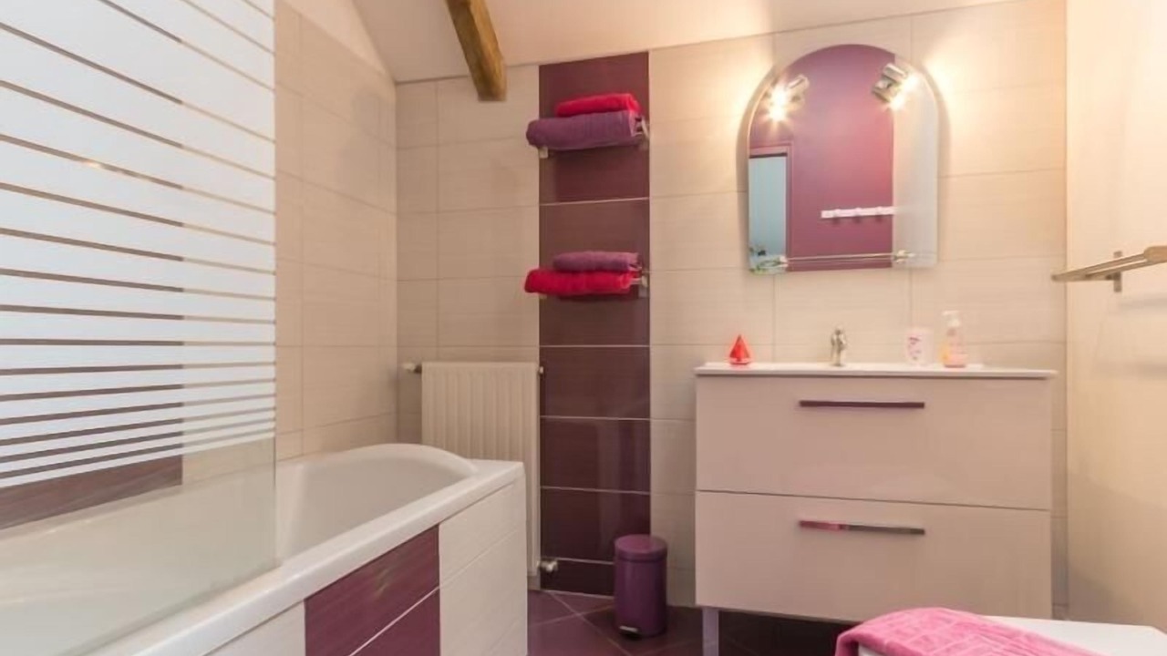 Photo of Bathroom in Vay