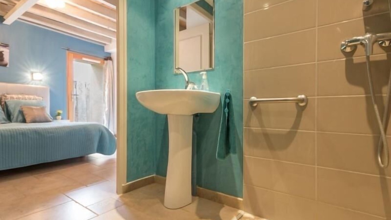 Photo of Bathroom in Vay