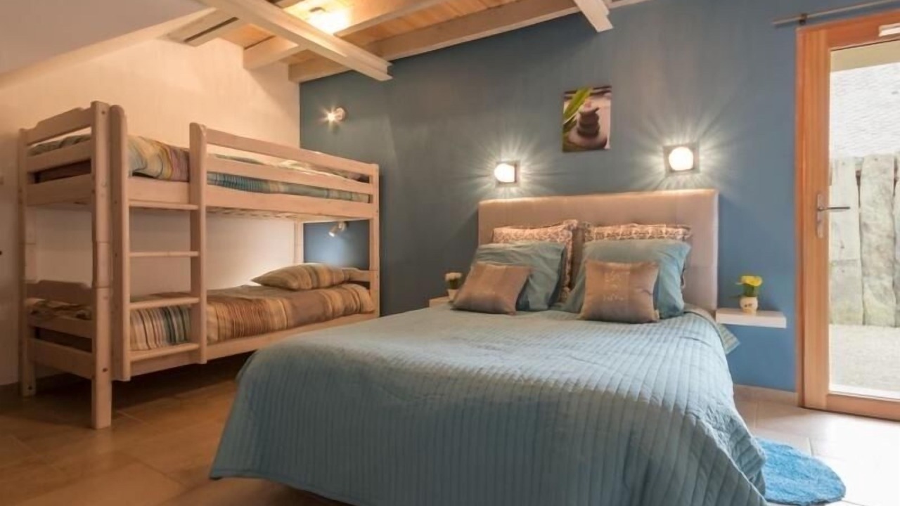 Photo of Bedroom in Vay