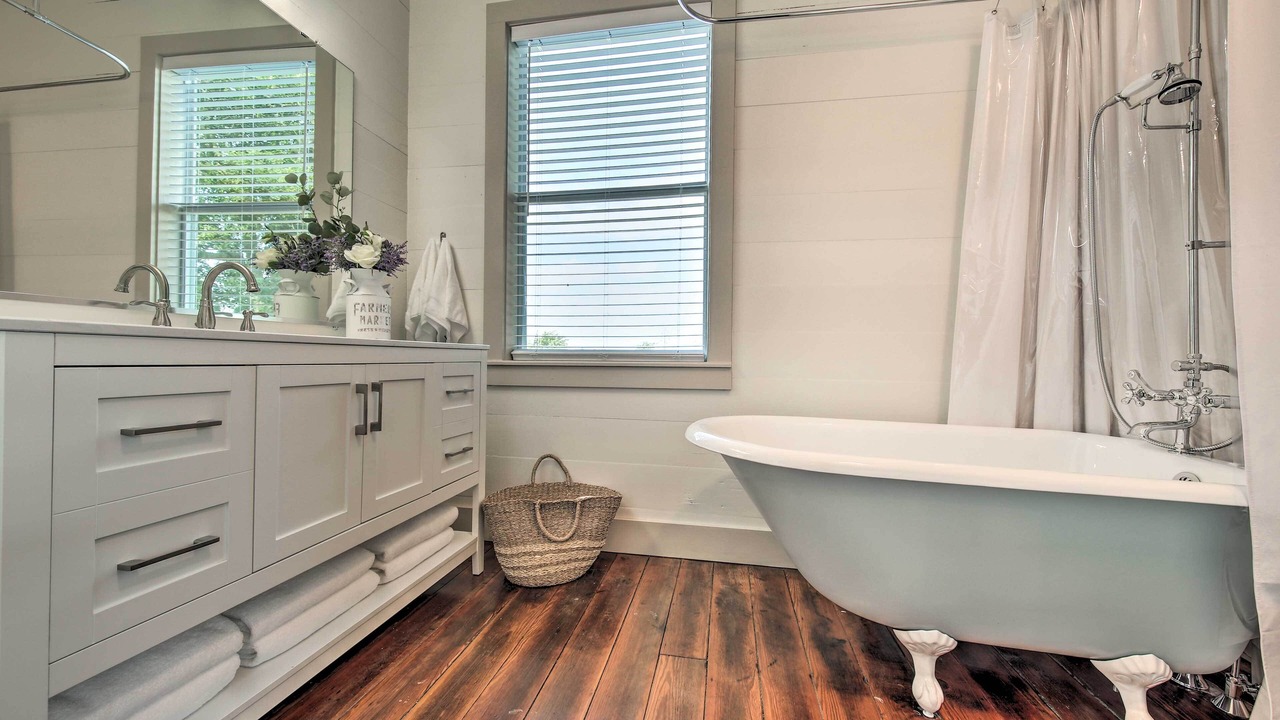 Photo of Bathroom in Schulenburg