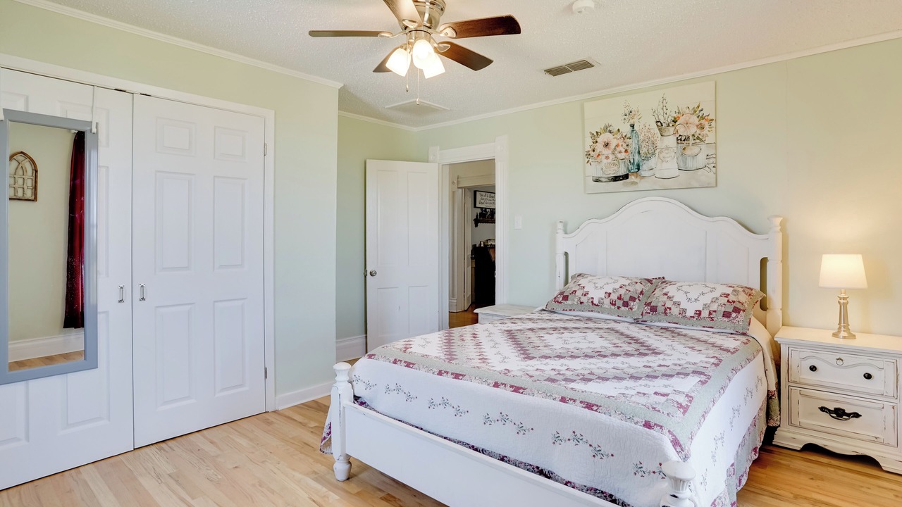 Photo of Bedroom in Rosston