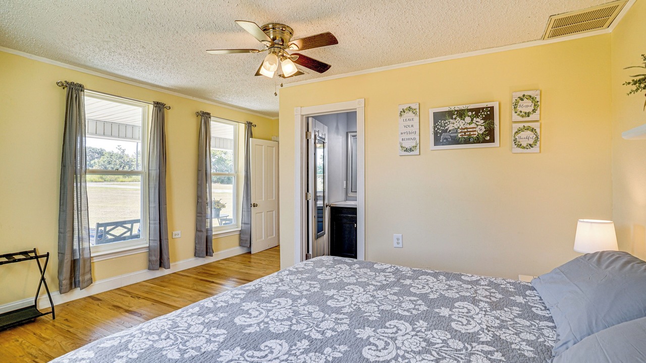 Photo of Bedroom in Rosston