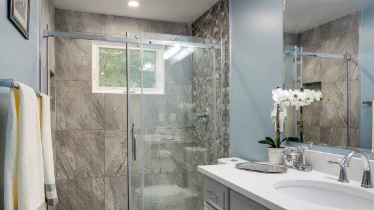 Photo of Bathroom in Oak Park