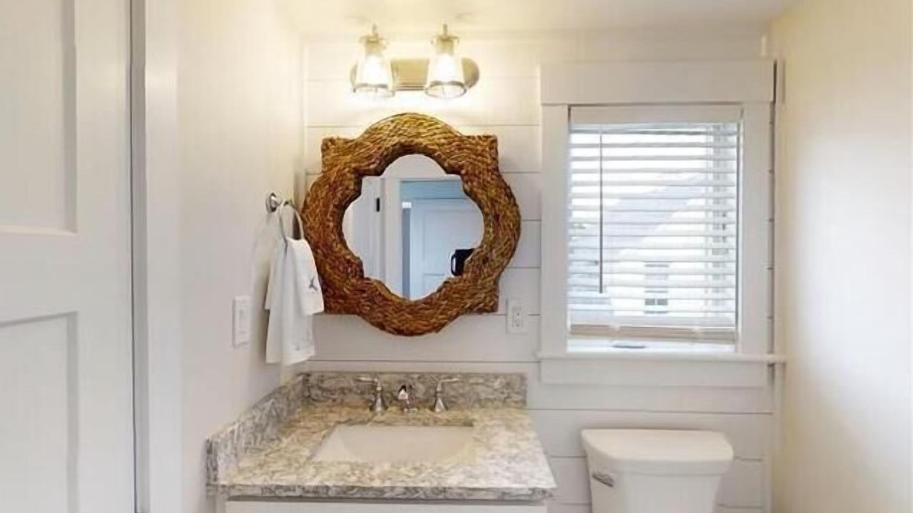 Photo of Bathroom in Ocean Park