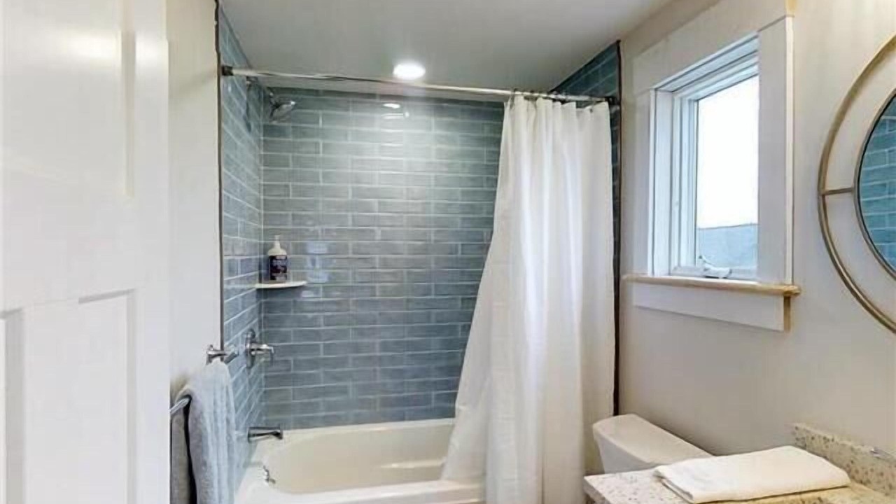 Photo of Bathroom in Ocean Park