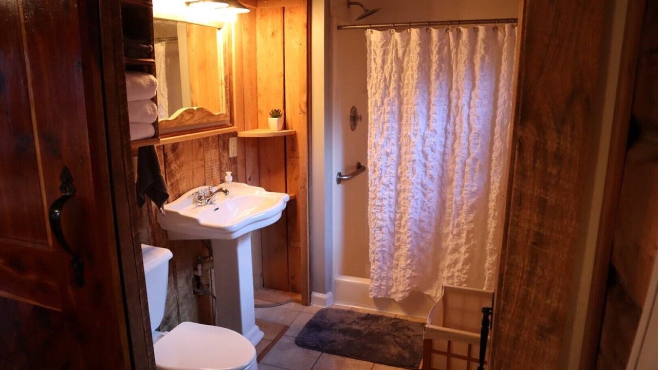 Photo of Bathroom in Newcomb