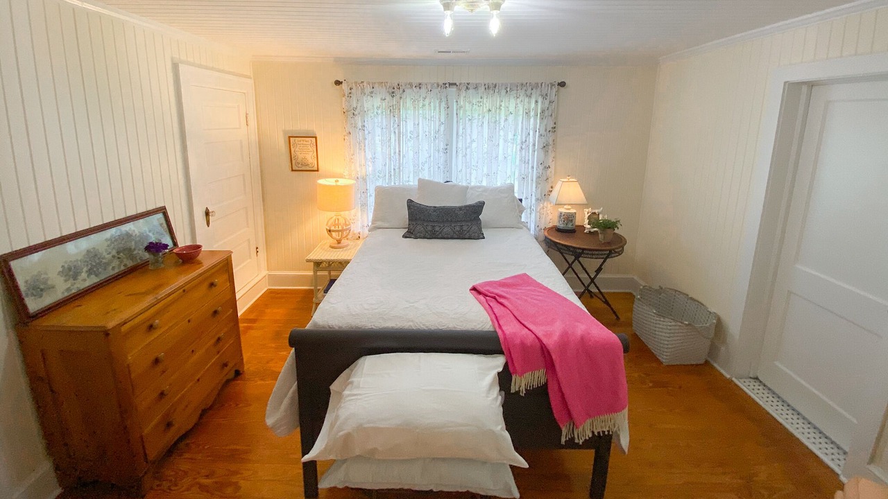 Photo of Bedroom in Wanchese