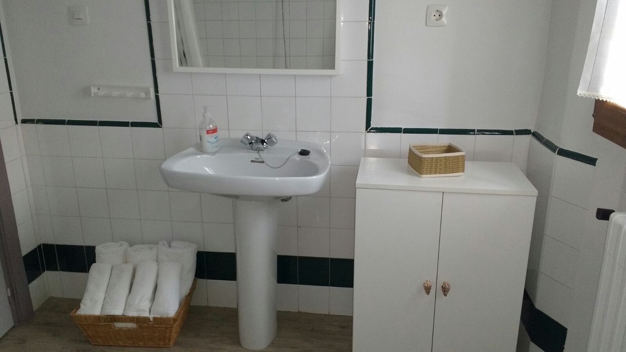 Photo of Bathroom in La Pradera de Navalhorno