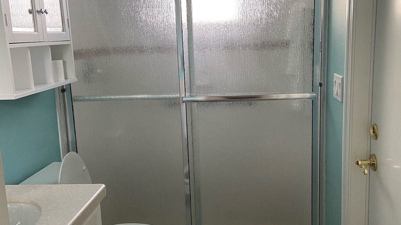 Photo of Bathroom in Caloosahatchee