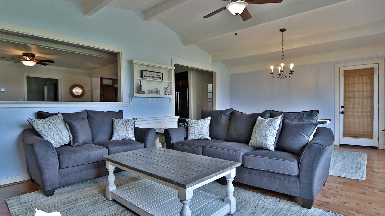Photo of Livingroom in Milford