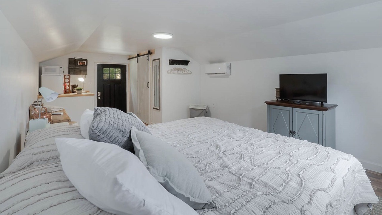 Photo of Bedroom in Lookout Mountain