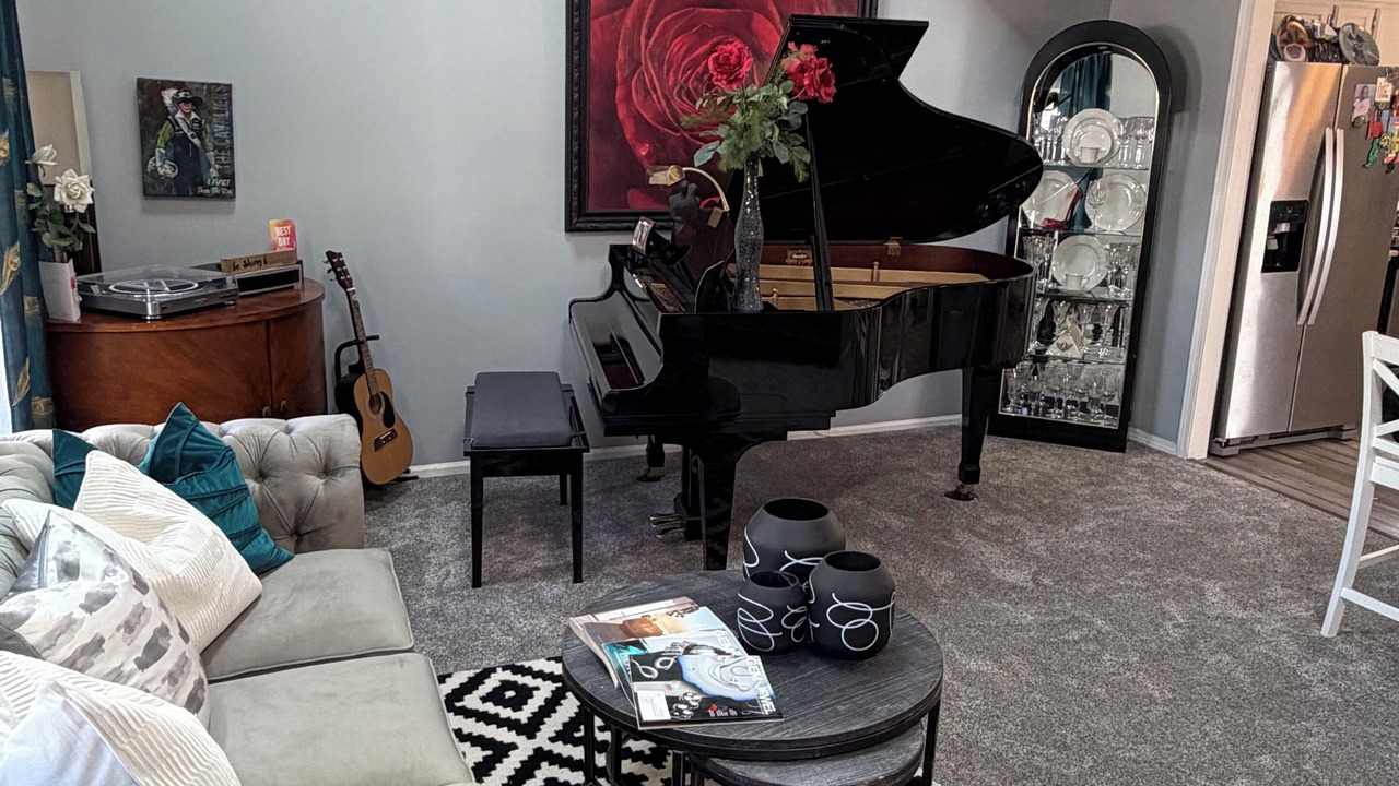 Photo of Livingroom in Blue Springs