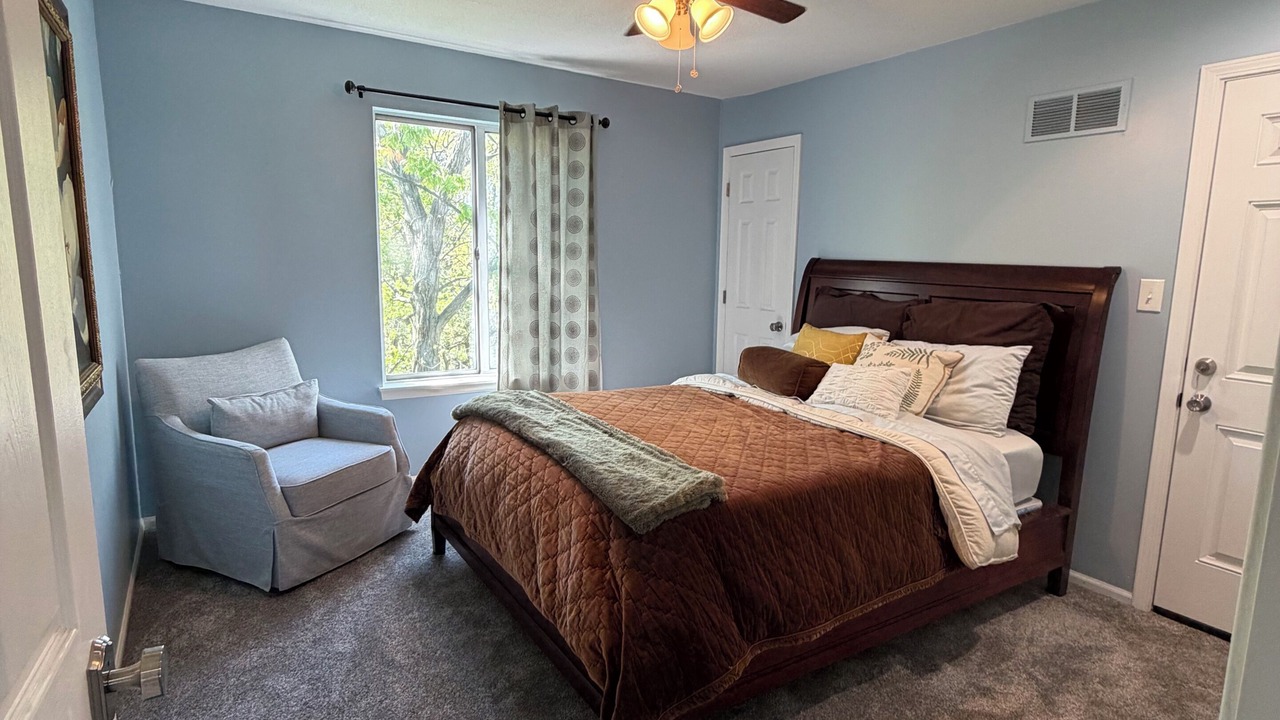 Photo of Bedroom in Blue Springs