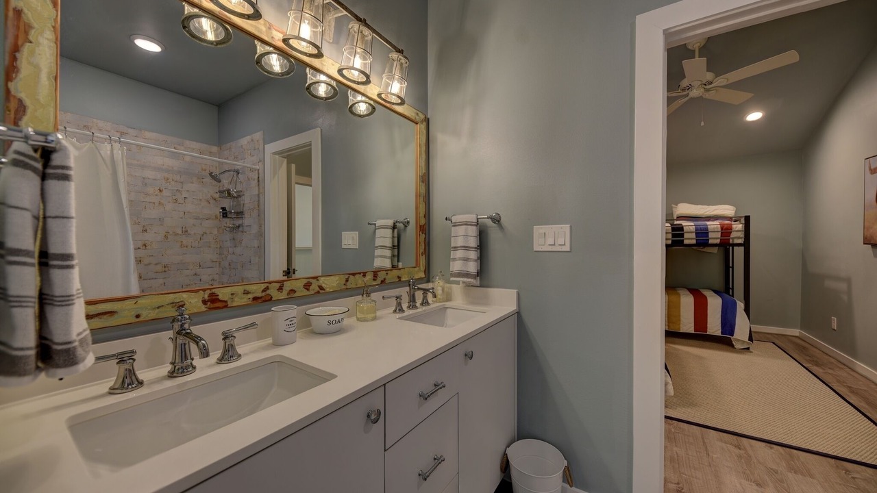 Photo of Bathroom in Round Top