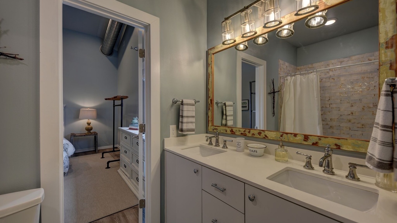 Photo of Bathroom in Round Top