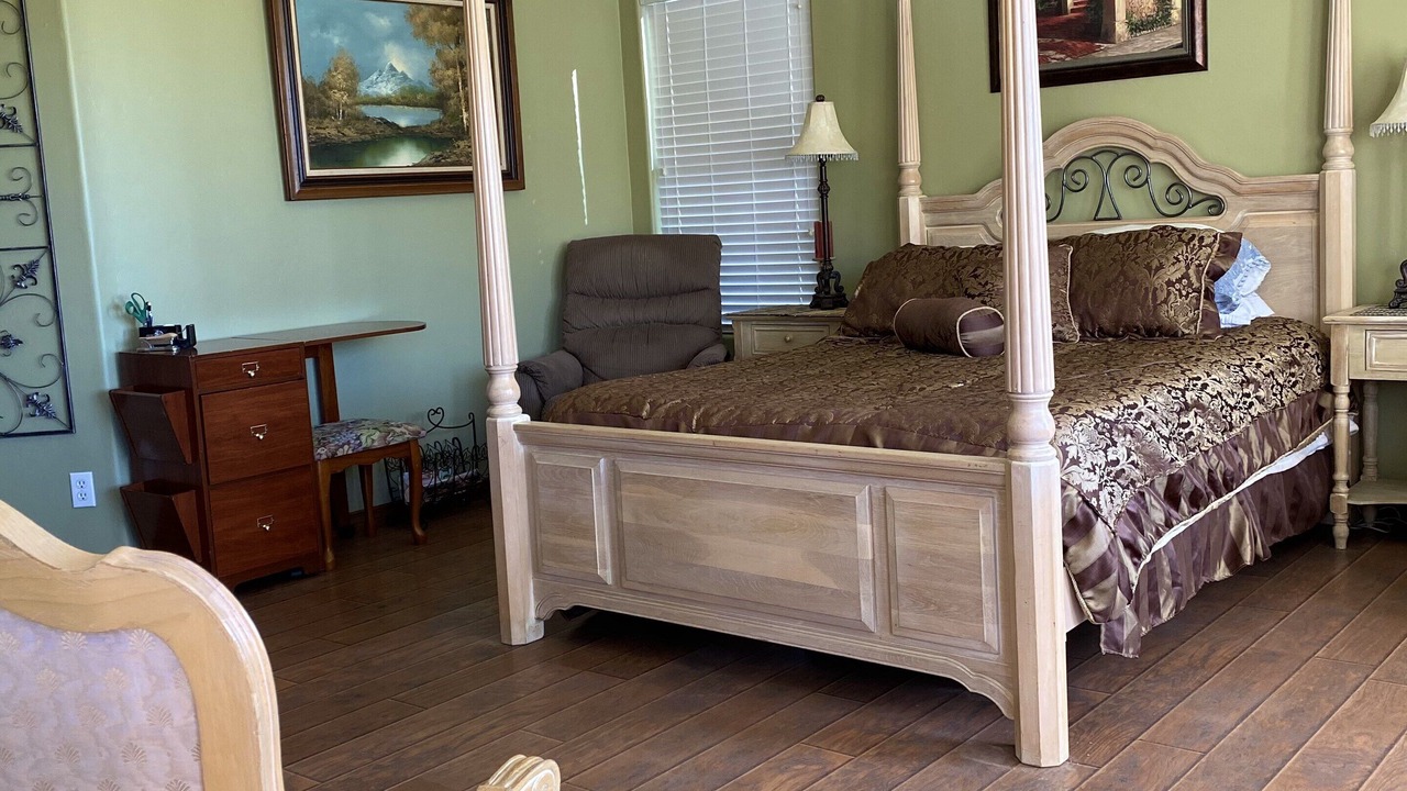 Photo of Bedroom in Saddlebrooke