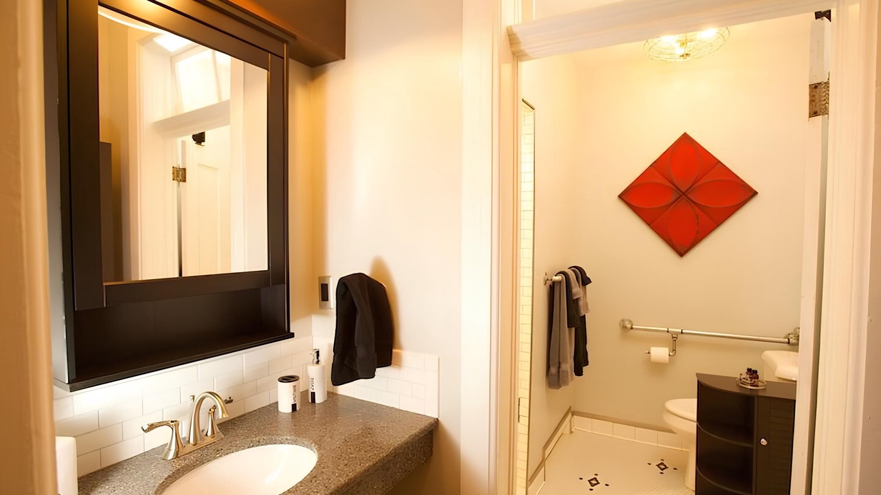 Photo of Bathroom in Lindsborg