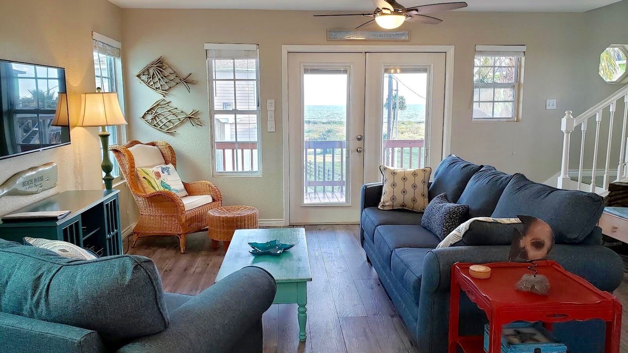 Photo of Livingroom in Crystal Beach