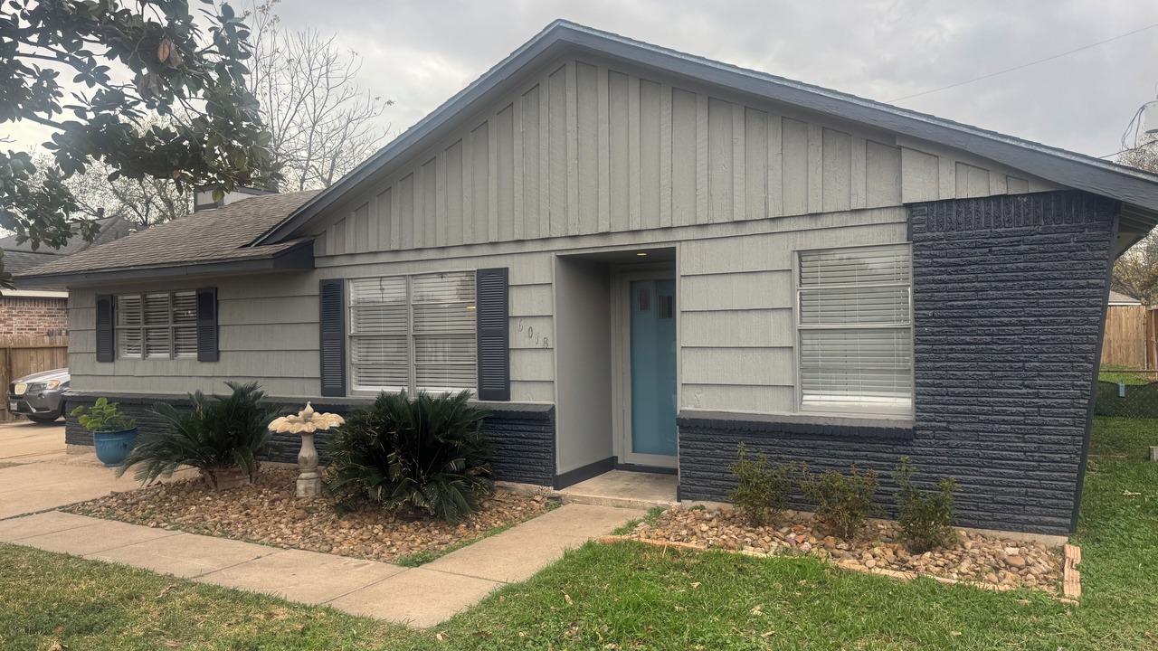 Photo of Outdoor in Garden Oaks
