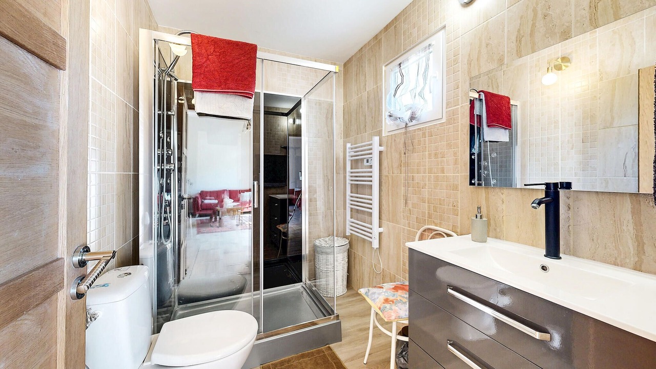 Photo of Bathroom in Espenel