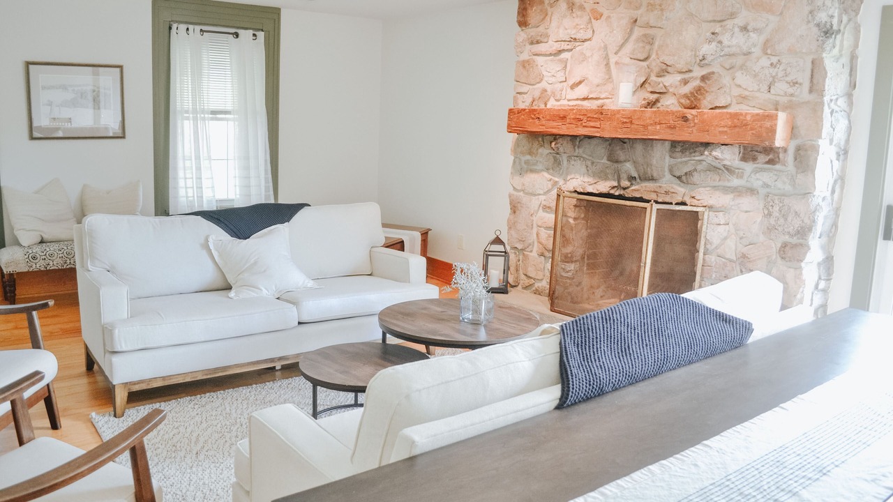 Photo of Livingroom in Mattawana