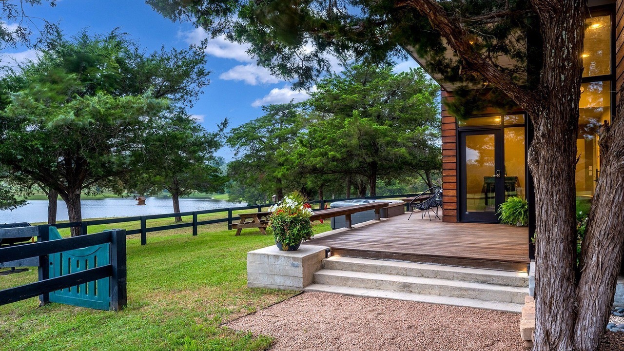 Photo of Patio Balcony in Washington