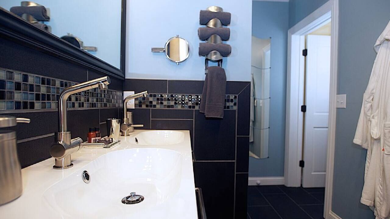 Photo of Bathroom in Lindsborg