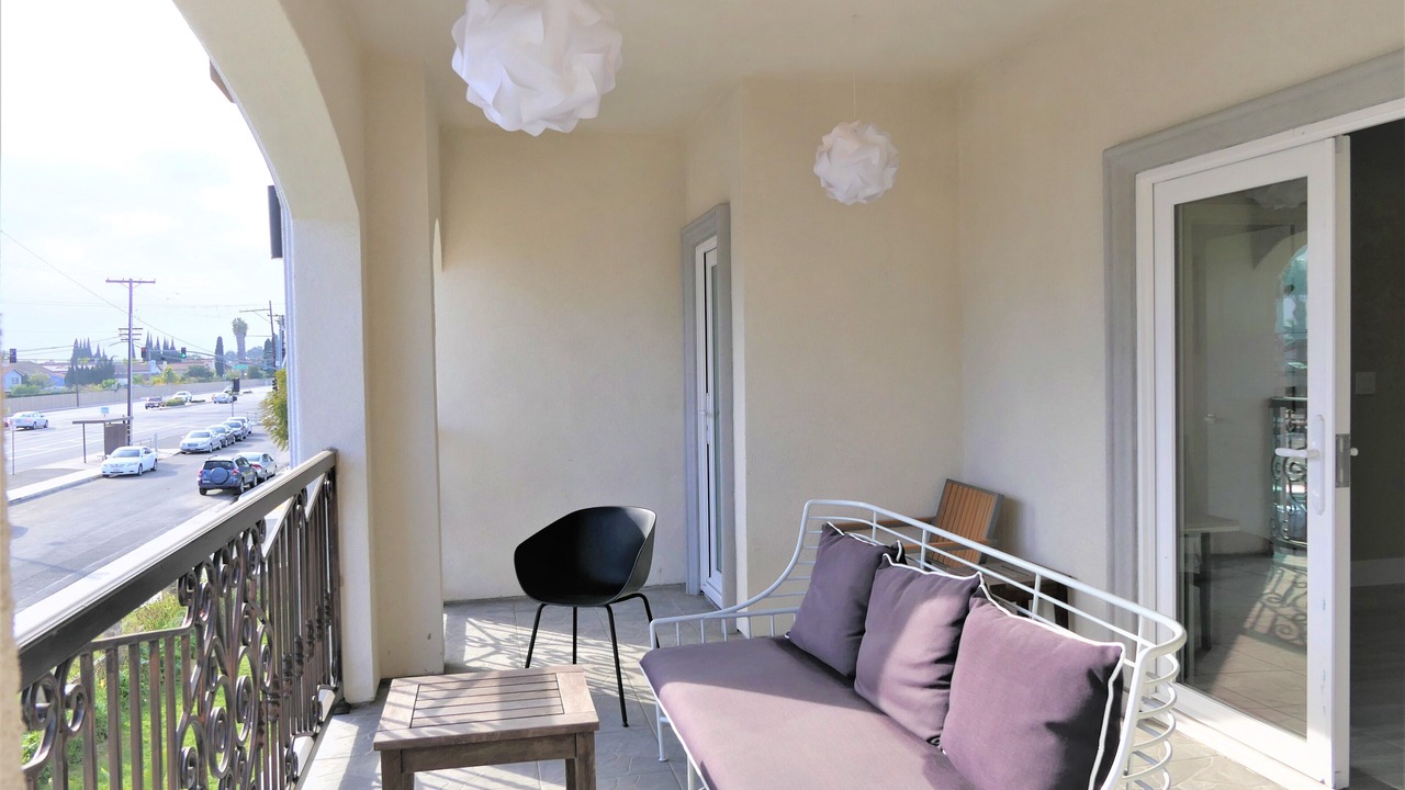 Photo of Patio Balcony in Midway City