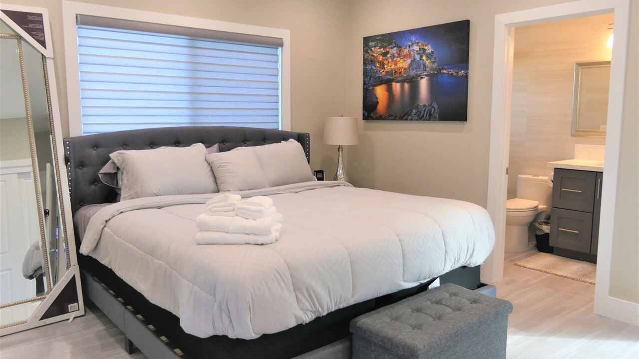 Photo of Bedroom in Midway City
