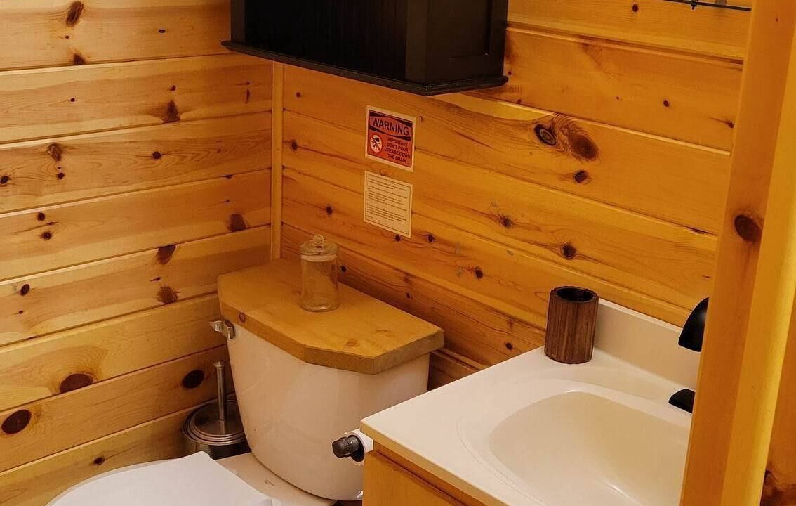 Photo of Bathroom in Dysart et al