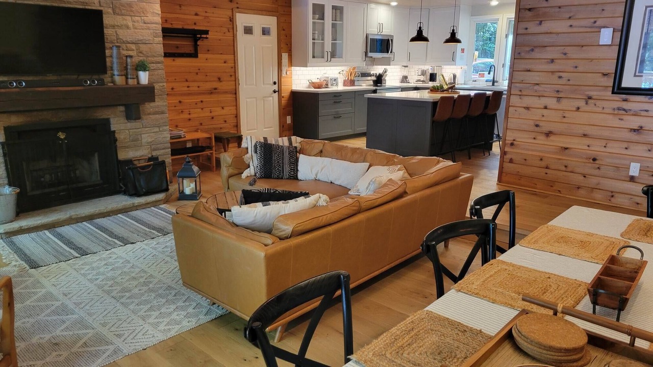 Photo of Livingroom in Dysart et al