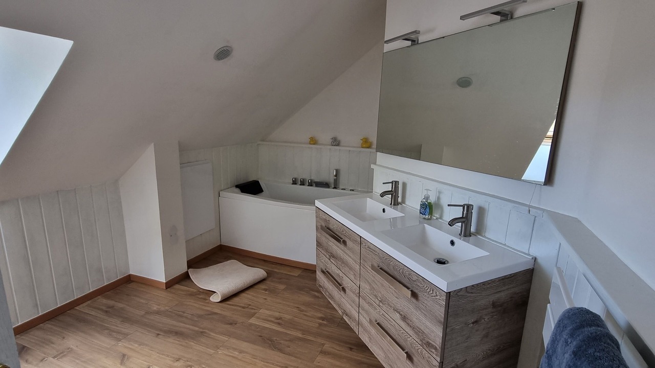 Photo of Bathroom in Saint-Ovin