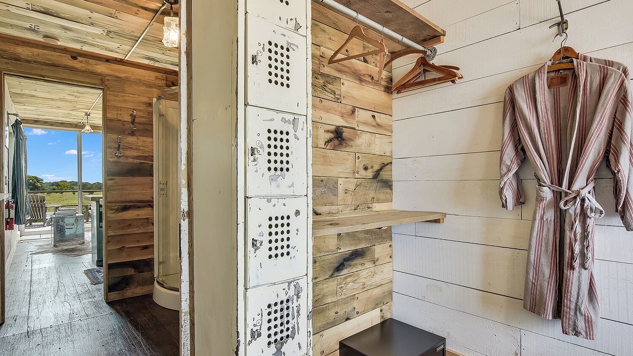Photo of Bathroom in Round Top
