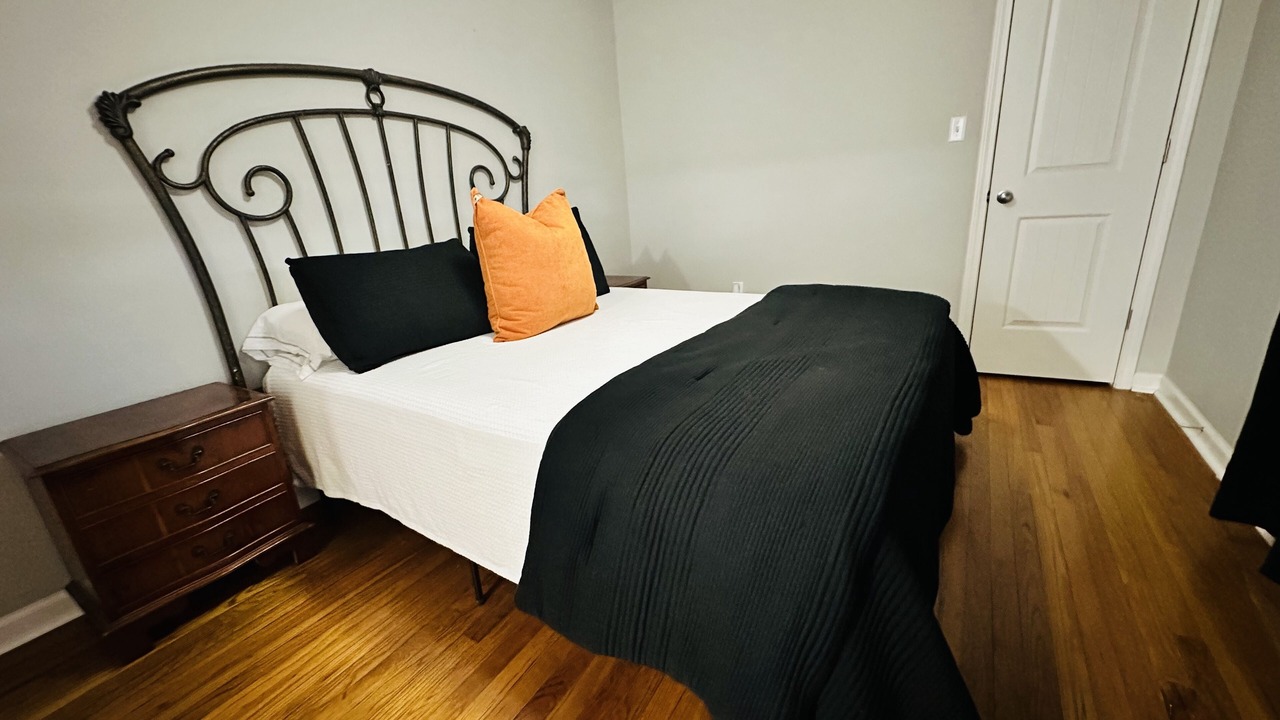 Photo of Bedroom in Westlake